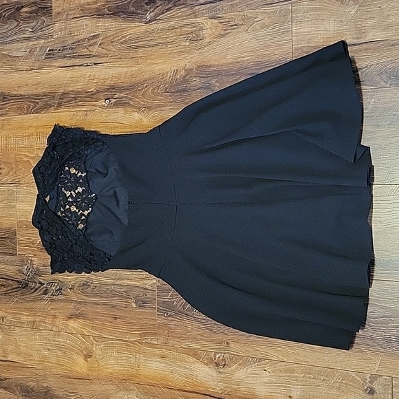 Dress - Picture 3 of 4